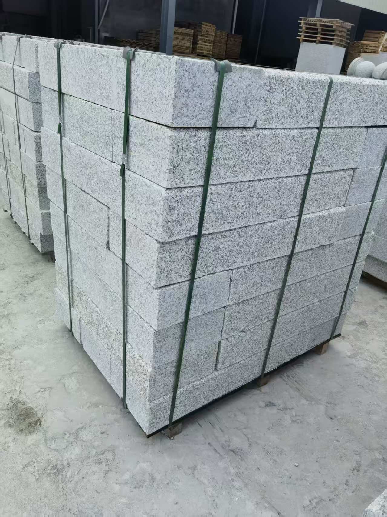 镇江 芙蓉白火烧两面路沿石