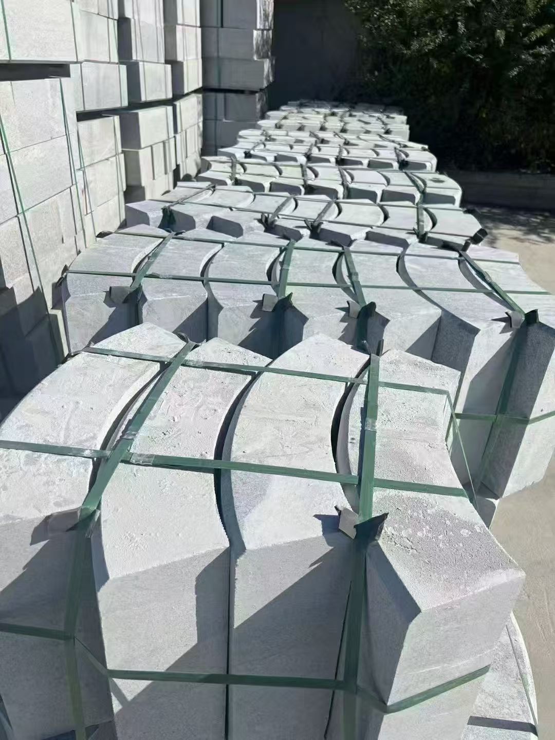 镇江 芝麻灰弧形路沿石