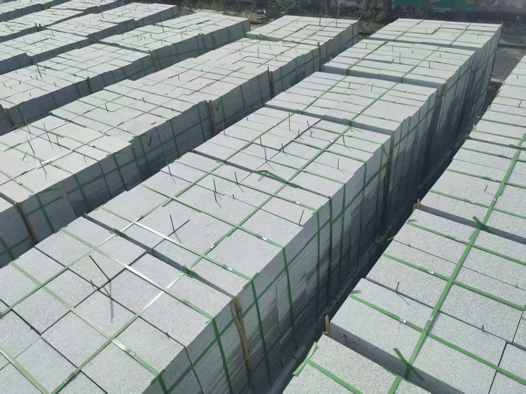 镇江 芝麻白1.8公分火烧300*600地铺，清仓大甩卖