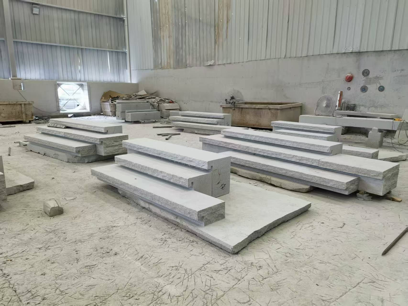 镇江 整石台阶（大面火烧+侧面自然面），出货前厂内拼装