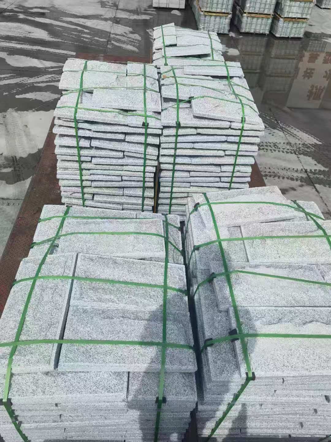 镇江 芝麻白蘑菇石装车出货