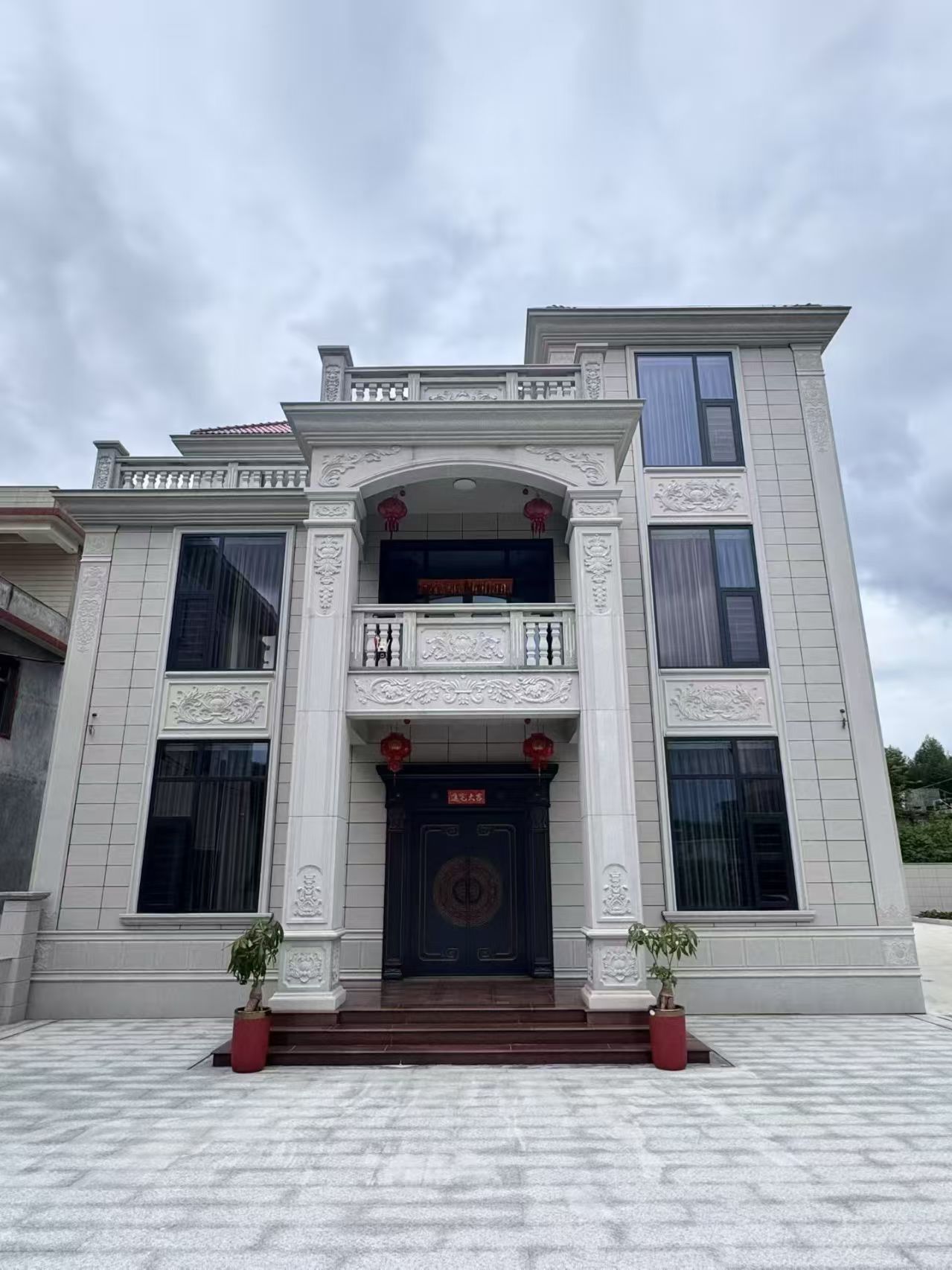 镇江 芝麻白石材别墅干挂案例展示