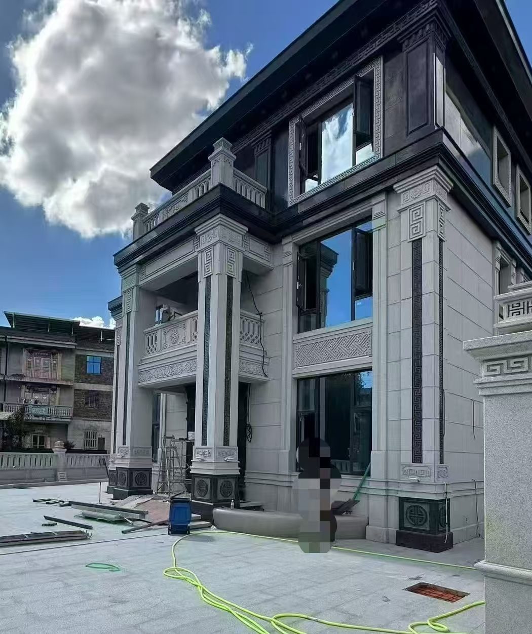 镇江 别墅干挂，芝麻白与芝麻黑完美配合