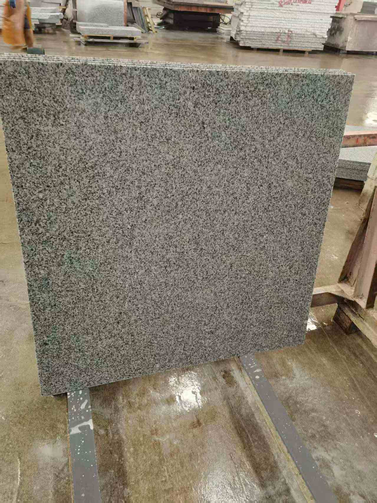 镇江 芝麻白光面900*900，高地铁标准