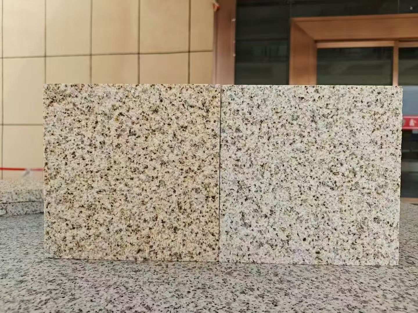 镇江 黄金麻荔枝面，中黄与浅黄