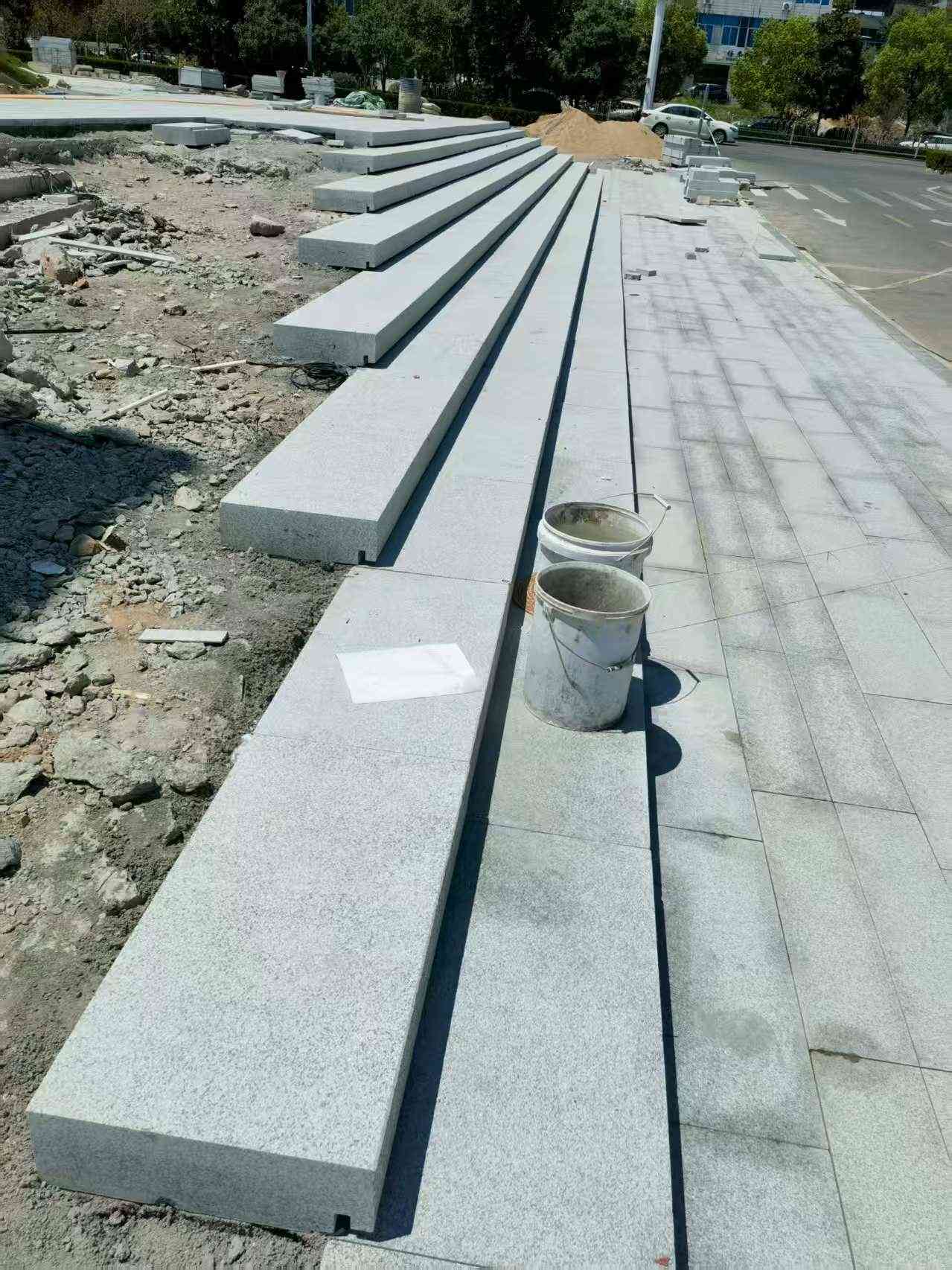 镇江 芝麻白整石台阶，施工现场