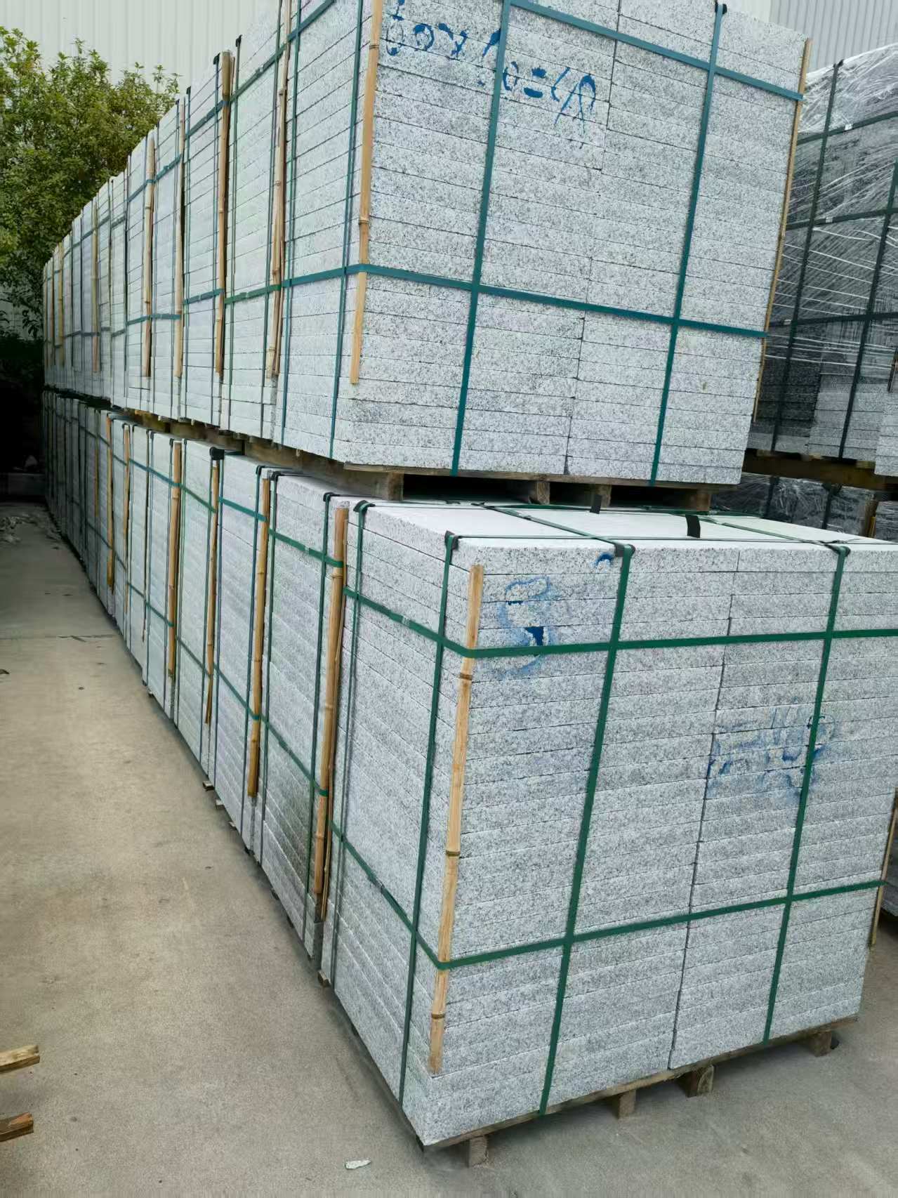 镇江 大花芙蓉白火烧成品，市政园林广场地铺石