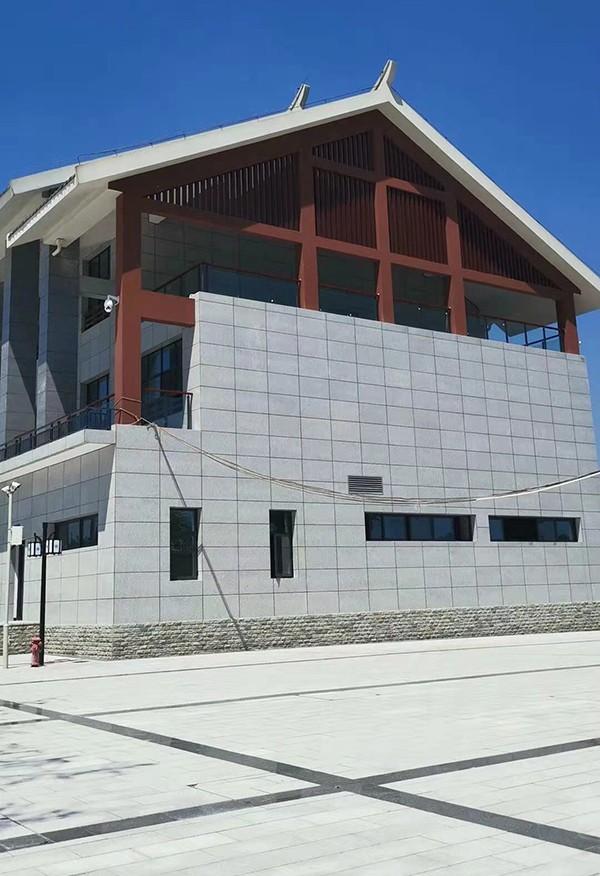 镇江芝麻灰花岗岩在景区地面及墙壁的应用