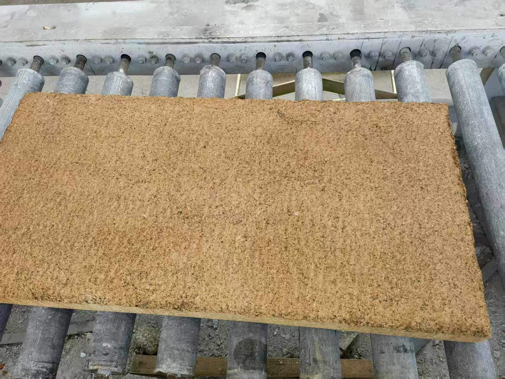 镇江 菠萝面老石板，做旧仿古石，流水线生产加工